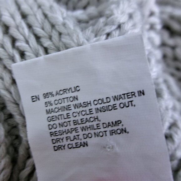 Alya Pale Green Longer Length Pullover Sweater S Small Button Detail on Sides - Picture 13 of 13